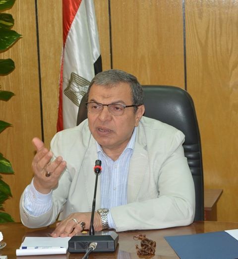 محمد سعفان وزير القوي العاملة