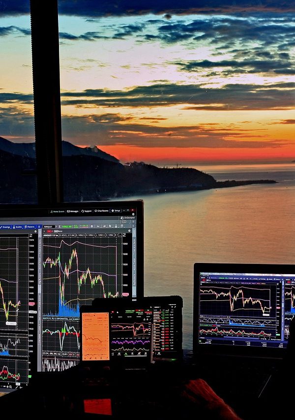 Economic Outlook Eurozone and United States Projections and Their Impact on Currencies