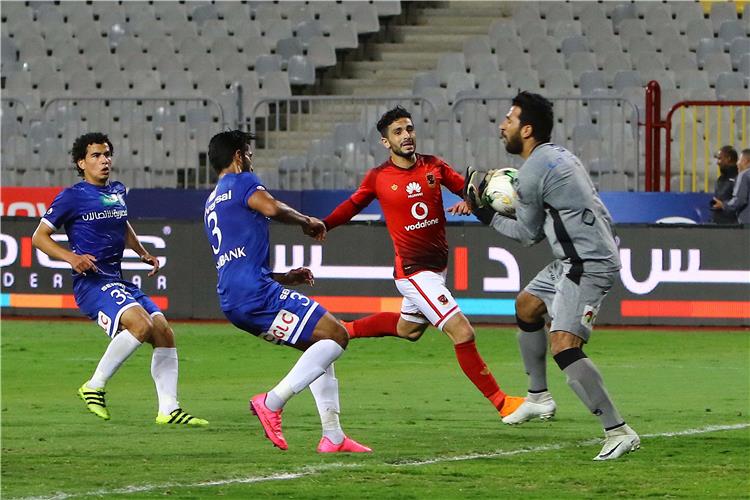 حكم مباراة الأهلي وسموحة