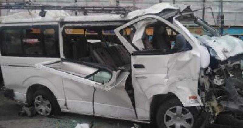 حادث تصادم بين سيارة ميكروباص وآخرى خاصة في محور 26 يوليو