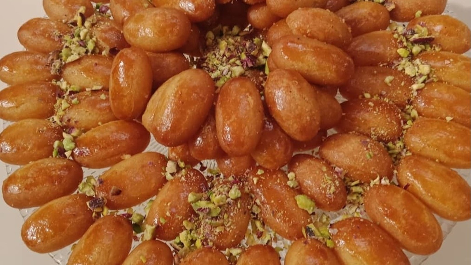 طريقة عمل رموش الست في البيت