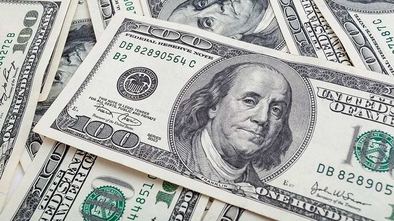 أسعار صرف الدولار في جميع البنوك العاملة بالسوق المصرية