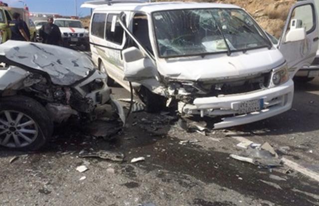 أُصيب 6 أفراد نتيجة حادث انقلاب سيارة ميكروباص على طريق مصر الإسكندرية