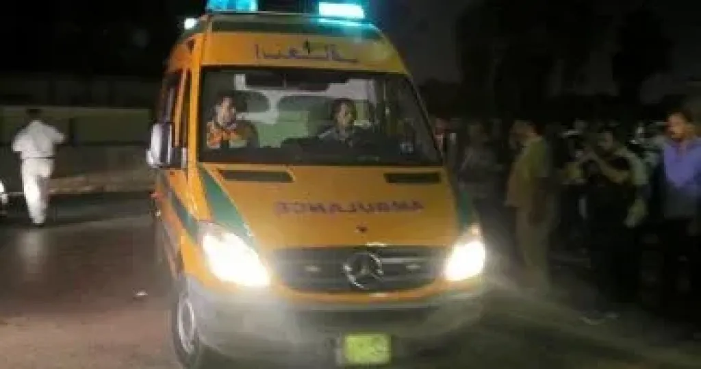 توفيت سيدة وابنها في حادث سقوط سيارة خاصة