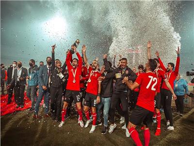 الأهلي يبذل جهودًا كبيرة لحل مشكلة تأشيرات أربعة من لاعبي الفريق