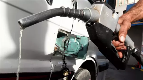 أسعار البنزين الجديدة اليوم السبت 12/4/2025