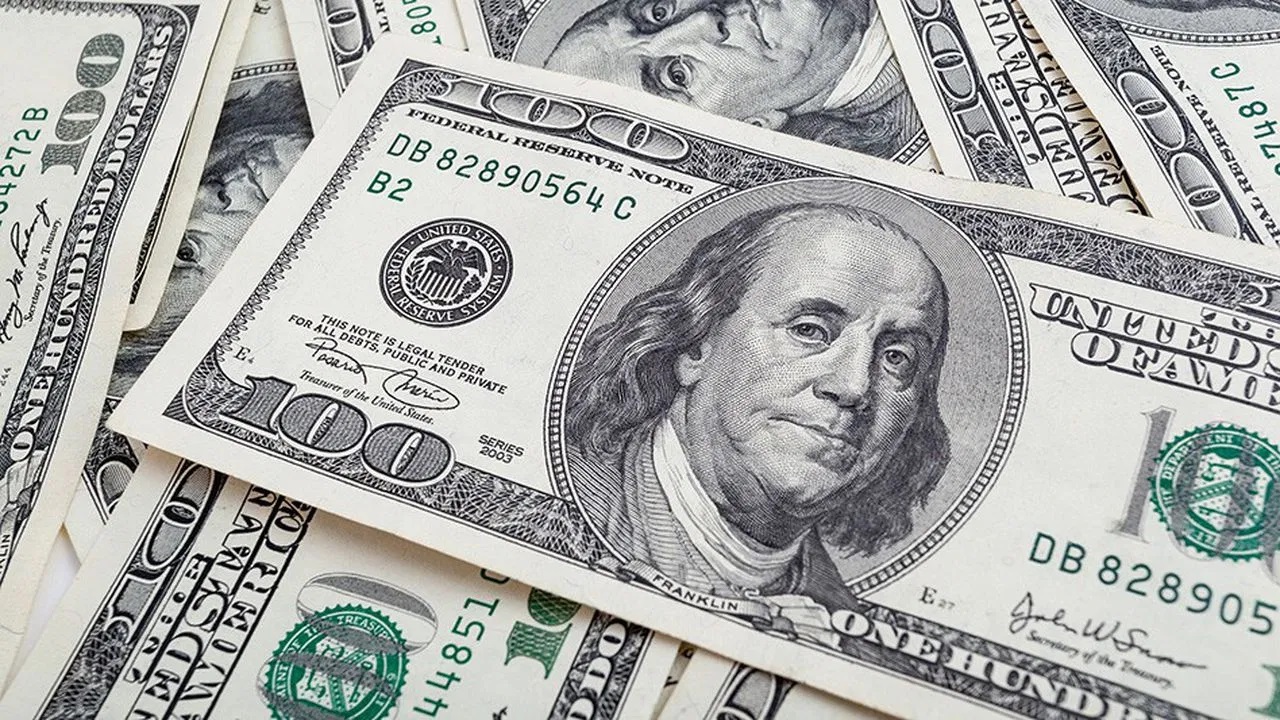 أسعار الدولار الأمريكي مقابل الجنيه المصري
