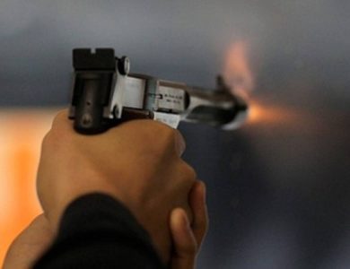 رجال المباحث تلقي القبض على الشخص المتهم بإطلاق نار