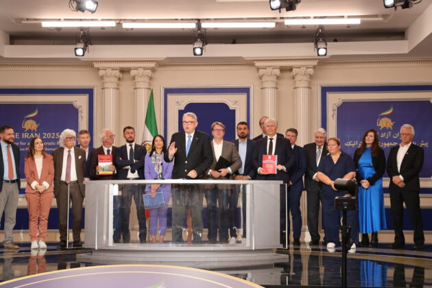 300 برلماني ألماني يطالبون بحظر الحرس الثوري الإيراني