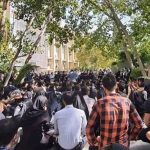 مظاهر انهيار الرأسمال الاجتماعي للنظام الإيراني